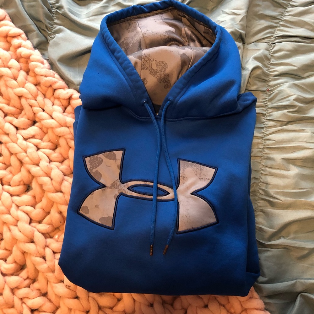 Men’s size S Under Armour hoodie